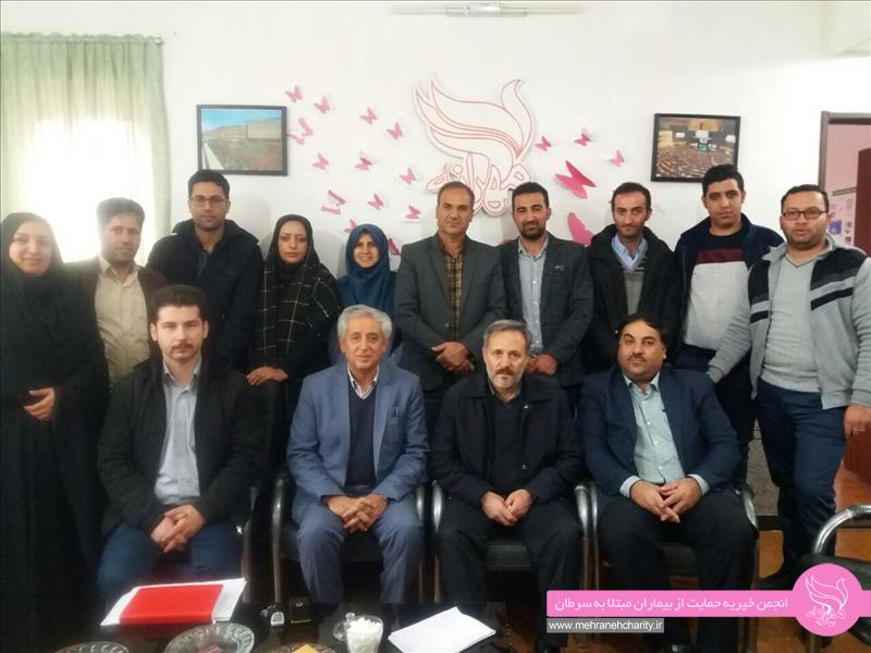 نشست مدیرعامل مهرانه با مسئولین کمیته ها و دست اندرکاران خیر دفتر مهرانه در هیدج برگزار شد
