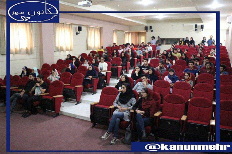 کارگاه آموزشی عکاسی با حضور ١٢٠ نفر از علاقه مندان عکاسی در دانشگاه تحصیلات تکمیلی برگزار گردید
