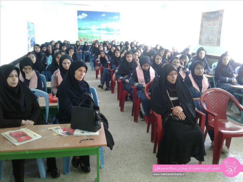 نکات آموزش وپیشگیری از ابتلا به انواع سرطان‌ها برای 100 دانش‌آموز مدرسه شهید باهنر تکاب ارائه شد
